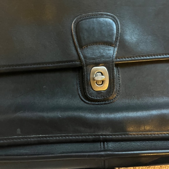 VINTAGE COACH Metropolitan Briefcase Size: 15" (L) x 10" (H) x 3" - Picture 4 of 9